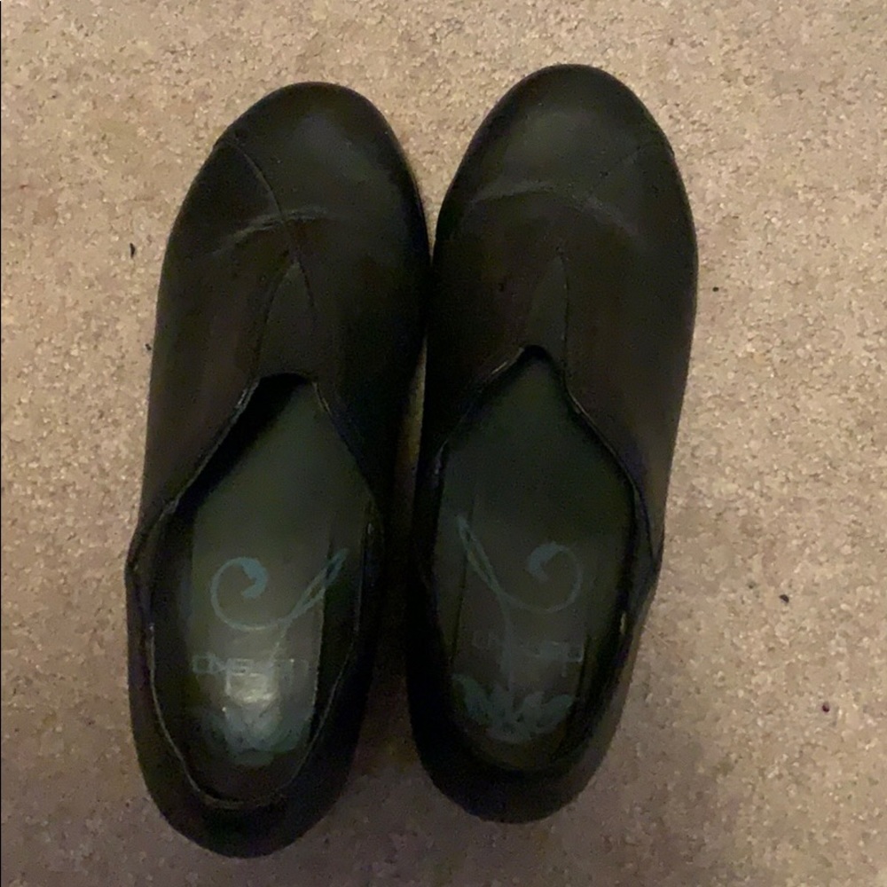 Dansko black shoes